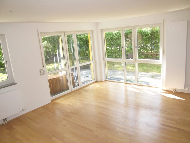 Leider bereits verkauft: Schöne, helle und ruhige 3-Zimmer Erdgeschoss Whg. mit GROßEM Garten