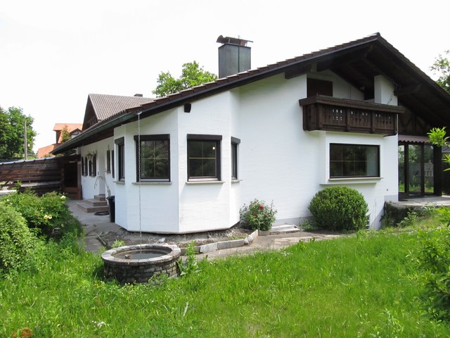 Leider bereits vermietet: Komplett renovierte, sehr schöne und helle 3 Zi.-EG-Wohnung mit großem Garten und Wintergarten inkl. offenem Kamin in sehr ruhiger Wohnlage