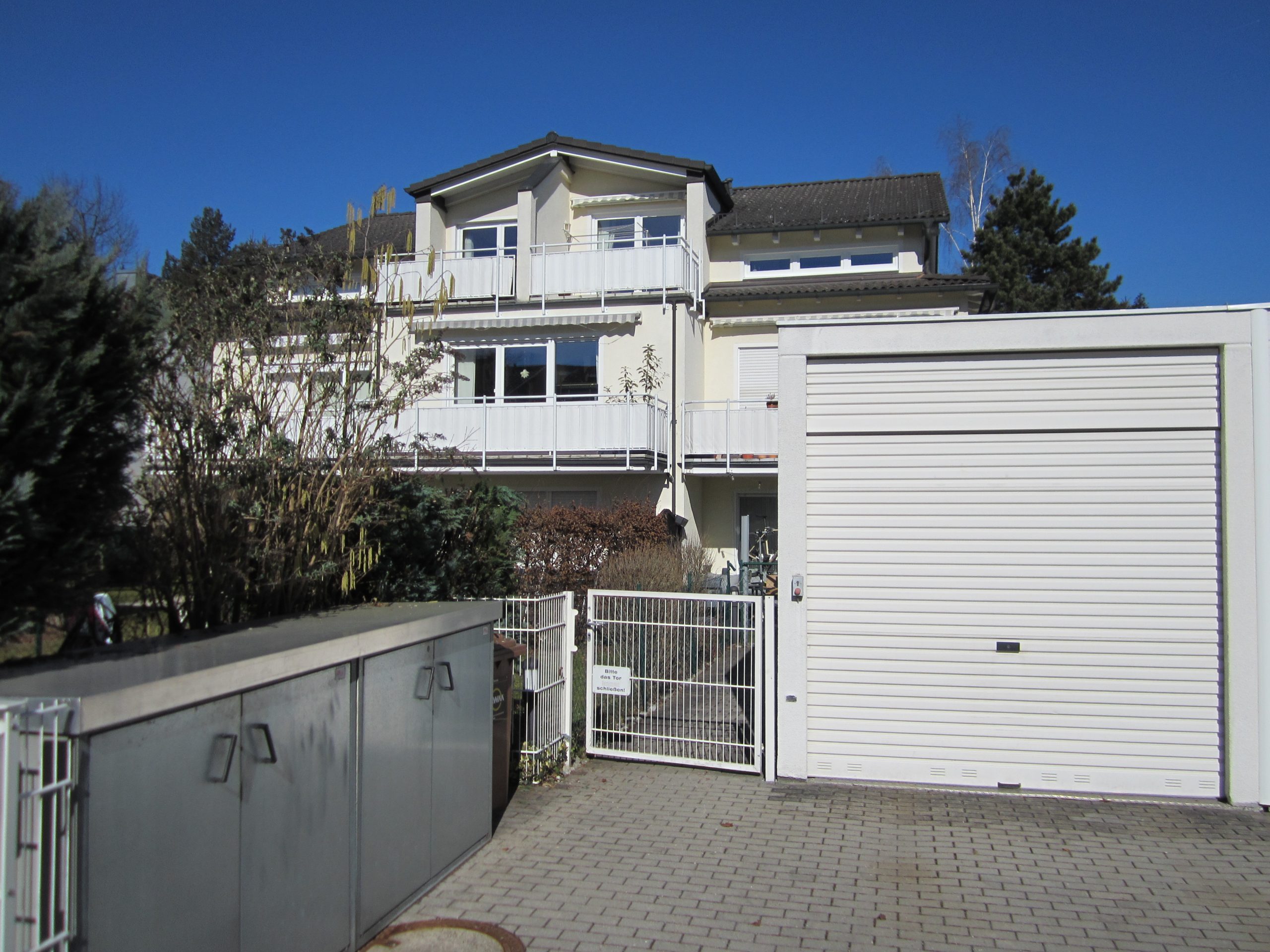 Reserviert: Wohnen wie im eigenen Haus – exklusive Gartenwohnung in begehrter Lage von München-Großhadern